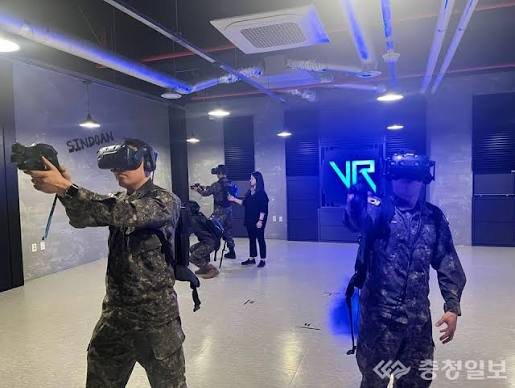 실제 플레이 · 헤드셋과 백팩 PC